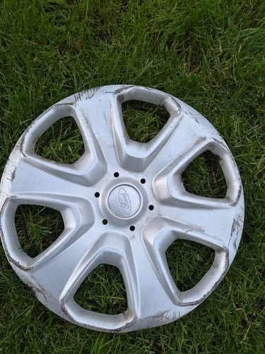 Ford fiesta wheel trim hub - ford,