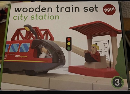 Wooden train track set - track,