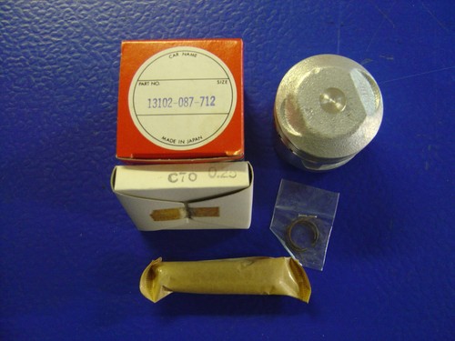 Piston seats axle and - a,