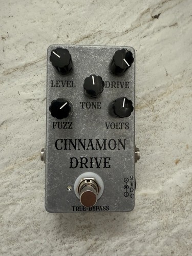 Durham crazy horse fuzz guitar - horse,