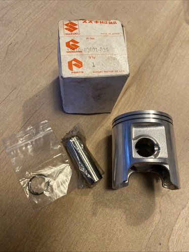 Genuine suzuki pe250 piston - suzuki,