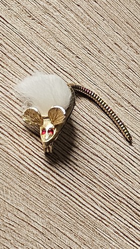 Vintage little mouse brooch - vintage,