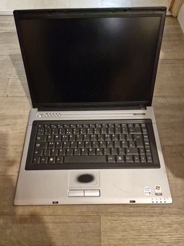 Advent 7111 laptop - laptop, working