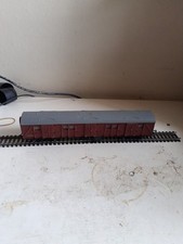 Triang S2357S Maroon Utility Van Carriage R226. 00 Guage 