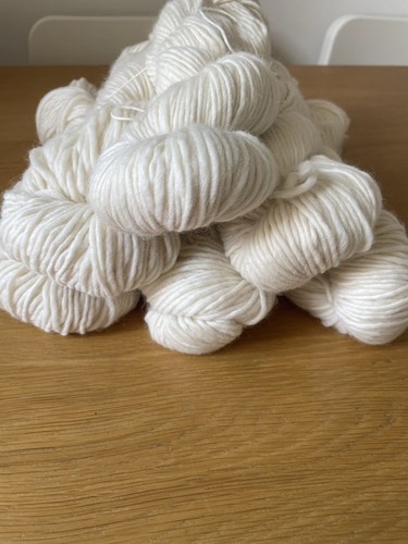Hand spun 100 - merino, single