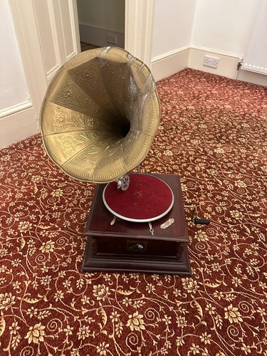 Gramophone with brass horn - brass, ~