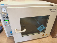 HERAEUS VACUTHERM  VT 6060M Vacuum Heating & Drying 53L LAB OVEN