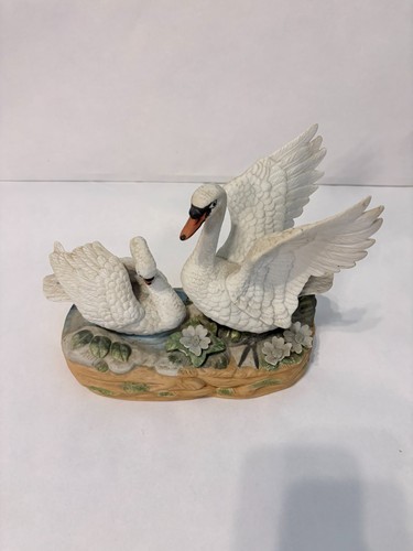 Vintage swan music box - music,