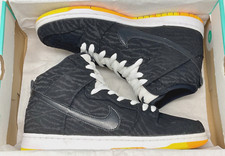 Nike SB Dunk High SKUNK Size