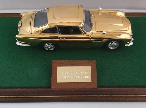 Danbury mint aston martin - mint,