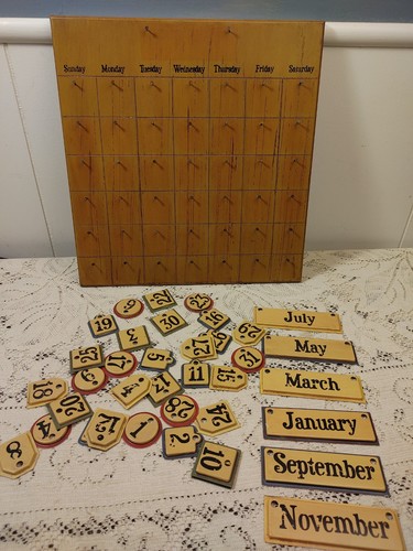 Vtg wooden perpetual calendar - vtg,