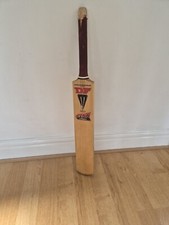 Duncan Fearnley Cricket Bat