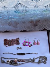A bundle of costume jewellery