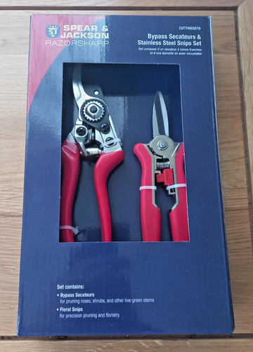 Spear jackson secateurs - &,