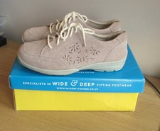 BEIGE SUEDE LACE UP SHOES '