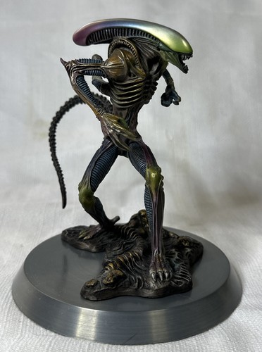 Alien xenomorph profile - ~, in
