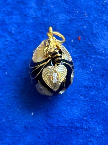 Bee black pendentif style - bee,