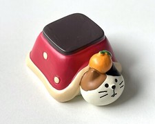 Japanese style resin white cat