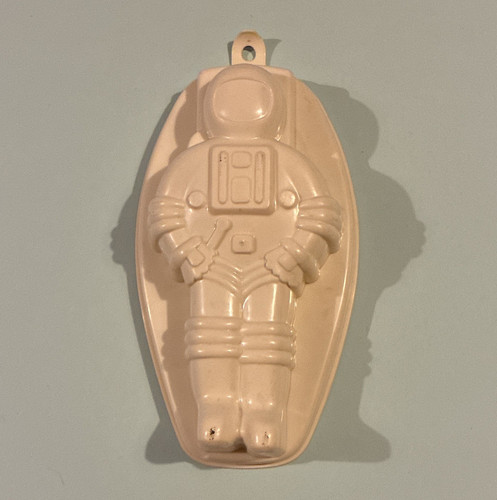 Reusable vintage astronaut - reusable,vintage,