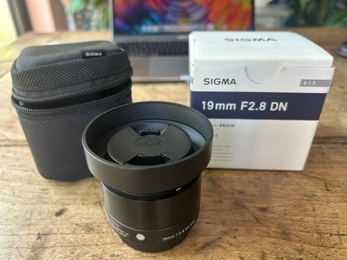 Sigma 19mm art - f/2.8, (a)
