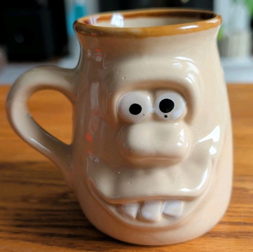 Pretty ugly pottery wales - pretty, mug