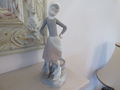 Lladro girl with goose feeding - lladro,