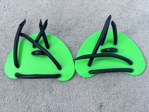 Arena green swim training hand - arena,