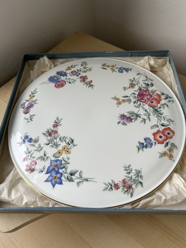 Wedgwood avebury cake - wedgwood,