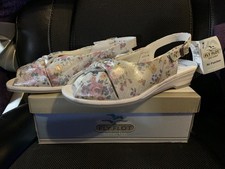 Fly Flot White Floral Sandals