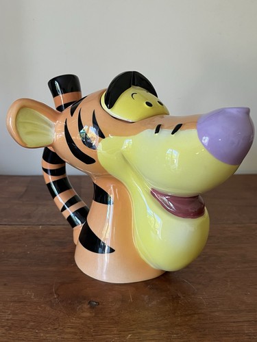 Disney showcase collection - disney,