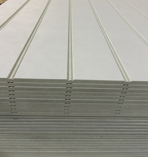 Primed tongue groove - &,