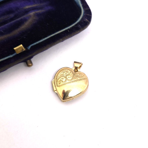9ct gold love - 9ct, locket