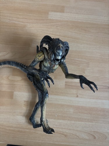 Neca predalien figure good - figure,