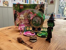 75682 Wicked Lego Sold as Seen some small pieces missing. Glinda Elphaba 
