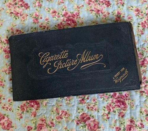 Vintage cigarette card album - card,