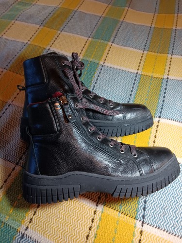 Moshulu black leather breen - black,