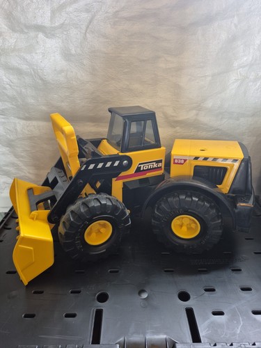 Tonka 838 front loader - 838,
