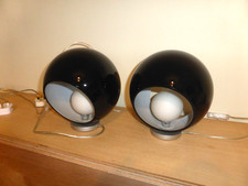 Dar pod 4022  a pair of