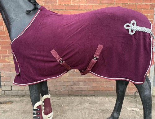 Horse show rug fleece - horse,