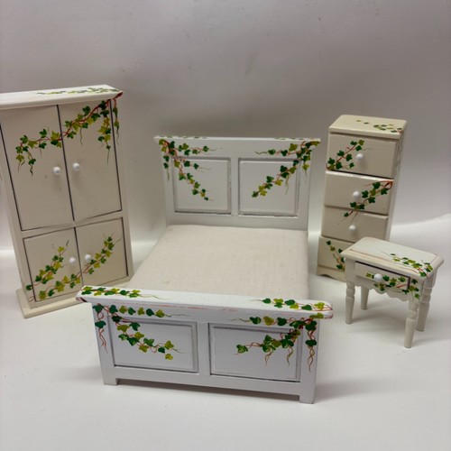 12th scale dolls house - 1:12th,