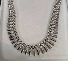 9ct White Gold Cleopatra