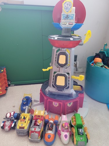 Paw patrol tower and - tower, vechiles