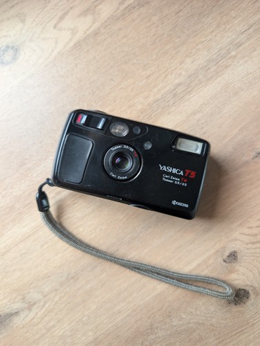 Yashica 35mm film camera - t5,