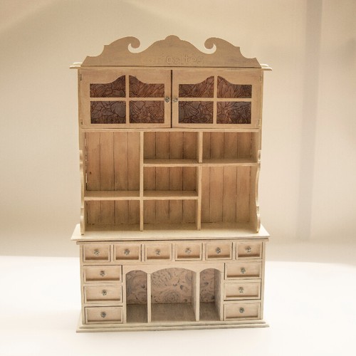 Scale dolls house - dolls,
