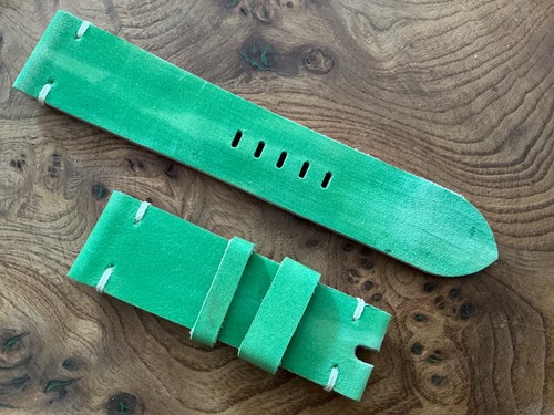 22mm distressed green - 24/, hand