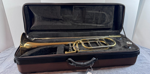 Serviced eastman andreas - *serviced*,
