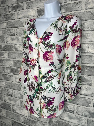 White floral button - , up