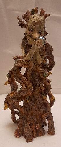 Green man sculpture holding - green,