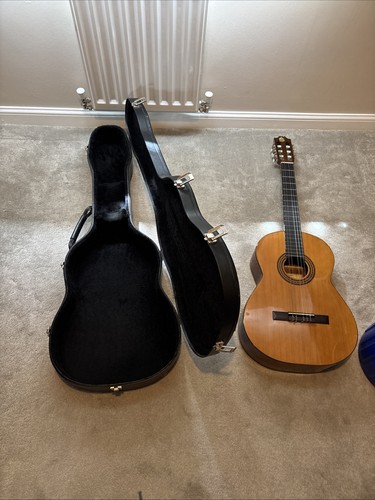 Admira concert acoustic guitar - admira,