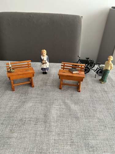 Dolls house furniture - house, 1:12